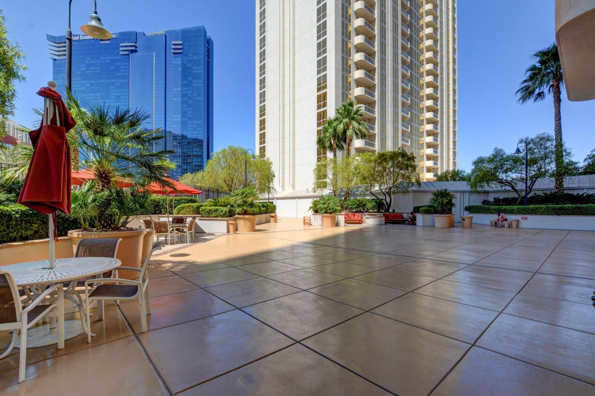 Mgm Signature-28-820 1br 2ba F1 Pits View Balcony Ferienhaus